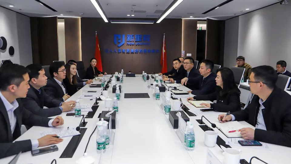 崇州市人民政府市长饶程一行到访英国威廉希尔公司官网健康集团总部